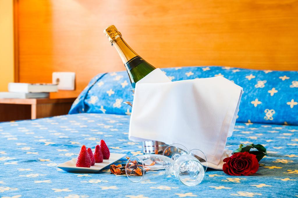 La Cava Hotel กาบาเนส ภายนอก รูปภาพ